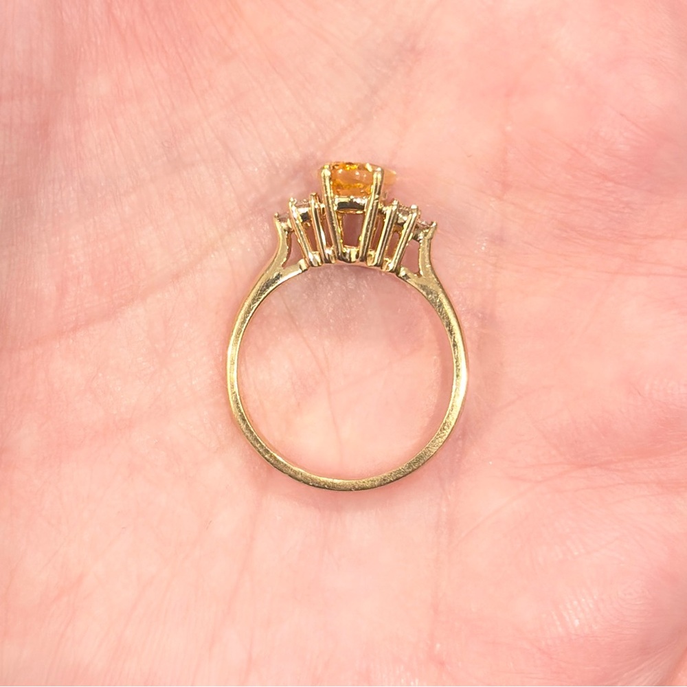 Vintage 14K Citrine Diamond Ring, Light Yellow Oval Solitaire Dainty Size 6.75 - Picture 13 of 14